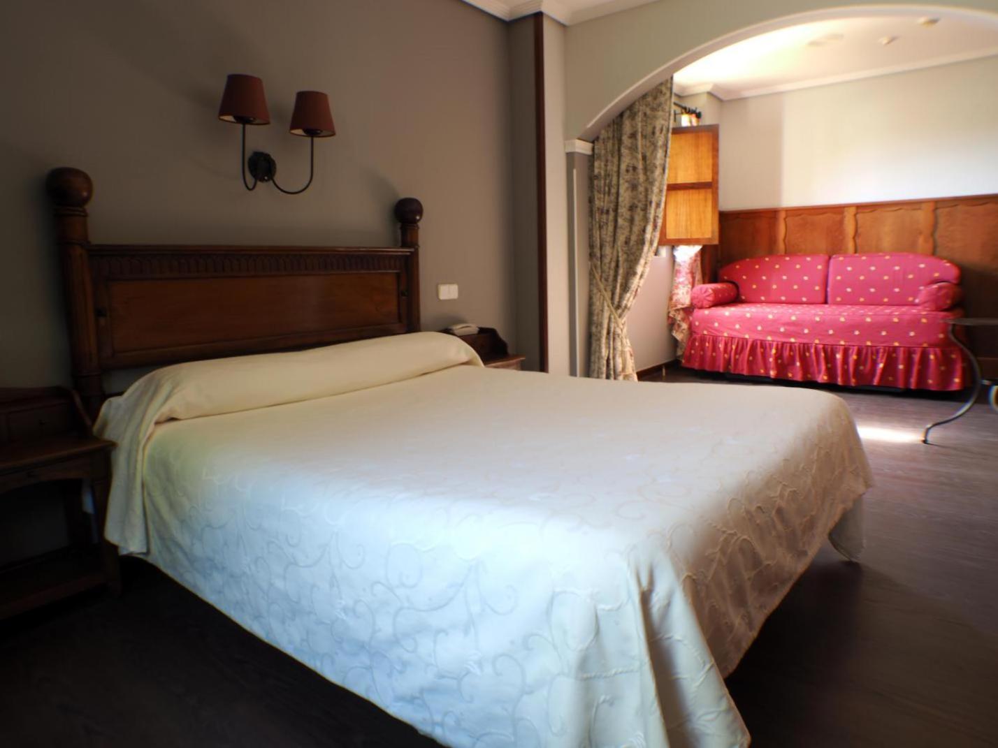 Hotel Comillas Exterior photo